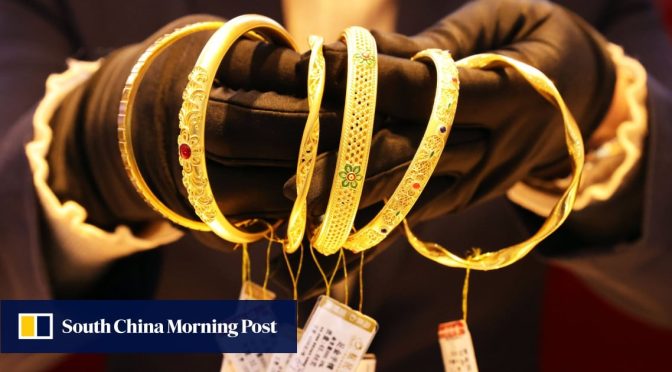 Penipuan emas meningkat di China karena investor kelas menengah mencari aset safe-haven di tengah pasar saham yang lemah, krisis properti